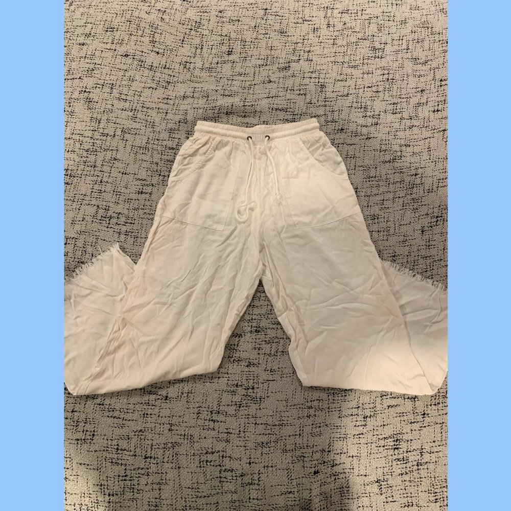 Honey Punch beach coverup pants in off white, size small